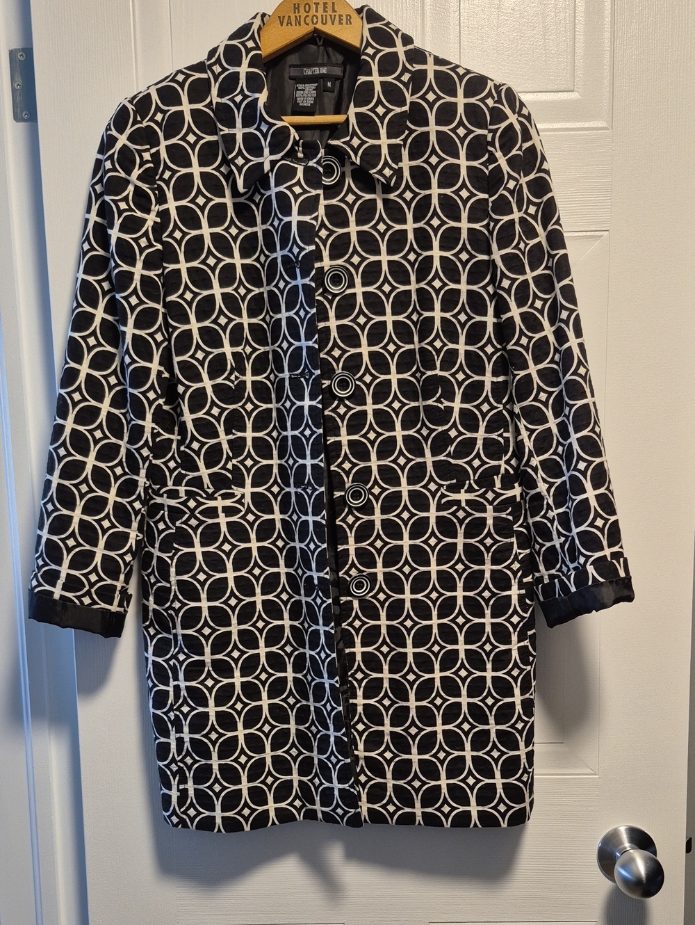 CHAPTER ONE, Long-line Jacket, Fully Lined, 2 Patch Pockets, Black & Cream, Med.